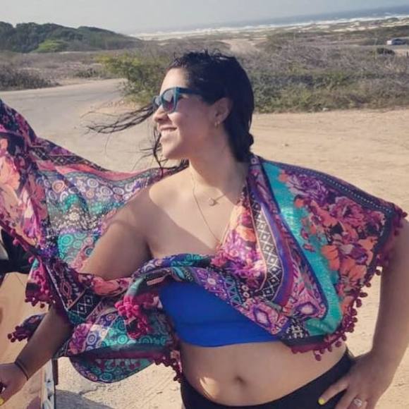 Meet your Posher, Lucia - Picture 1 of 1